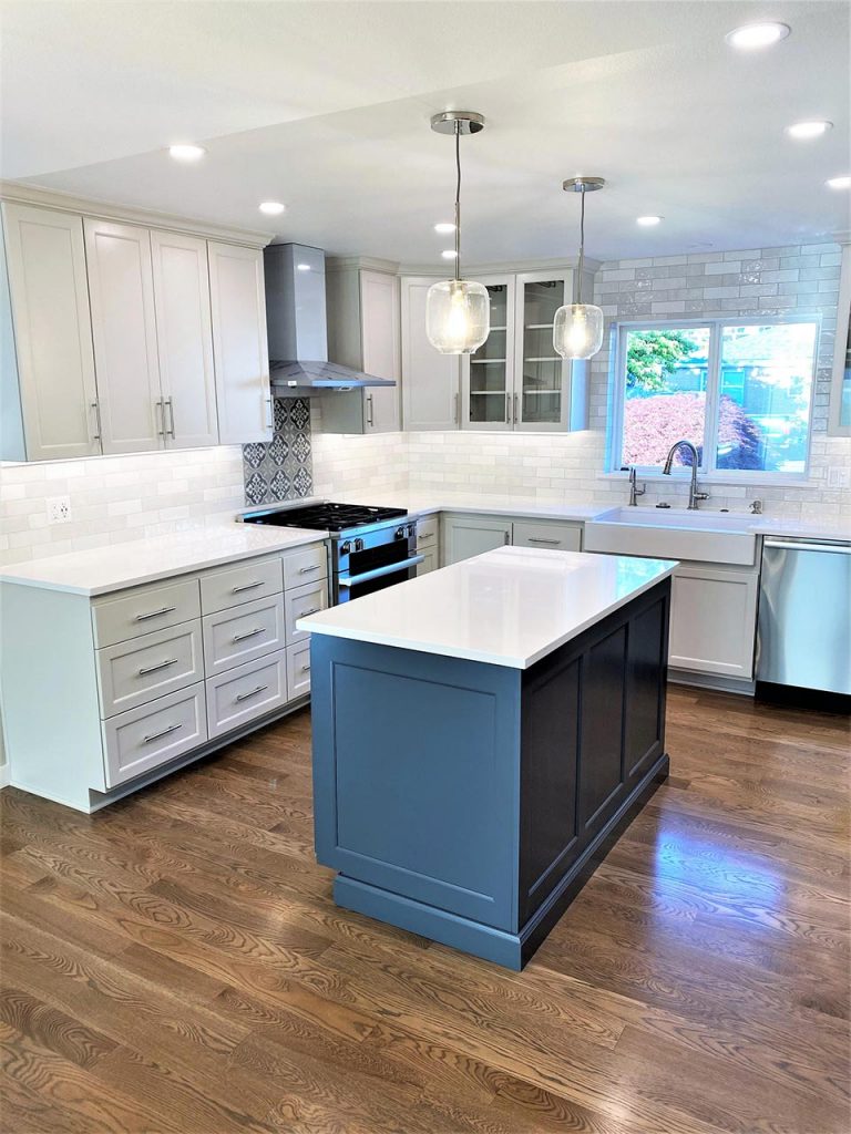 Two tone kitchen cabinets