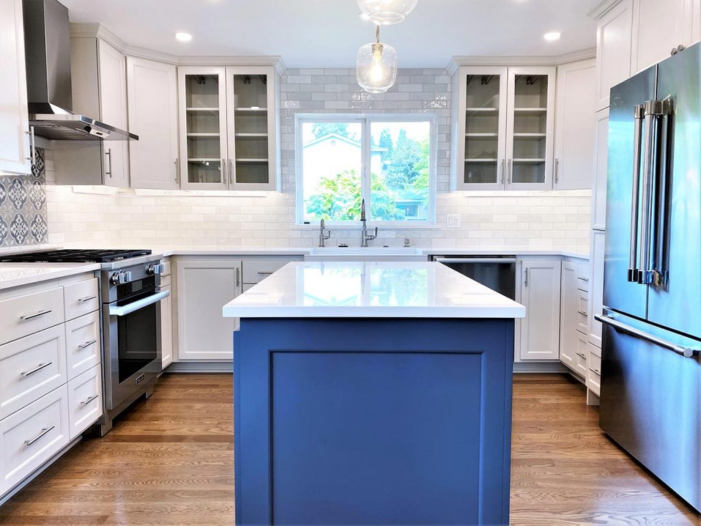 Two tone kitchen cabinets