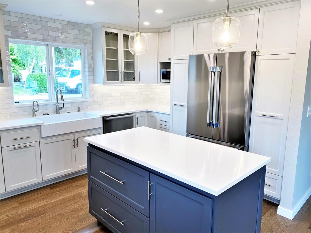 Two tone kitchen cabinets